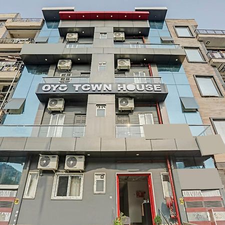 Hotel Super Townhouse Mannat Rohini 16 à Delhi  Extérieur photo