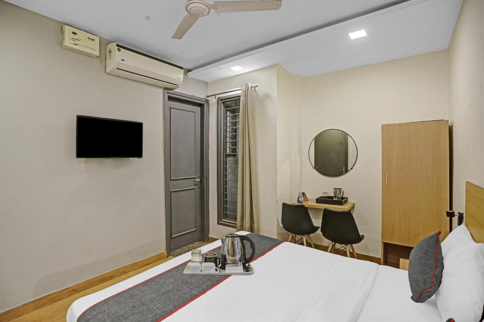 Hotel Super Townhouse Mannat Rohini 16 à Delhi  Extérieur photo