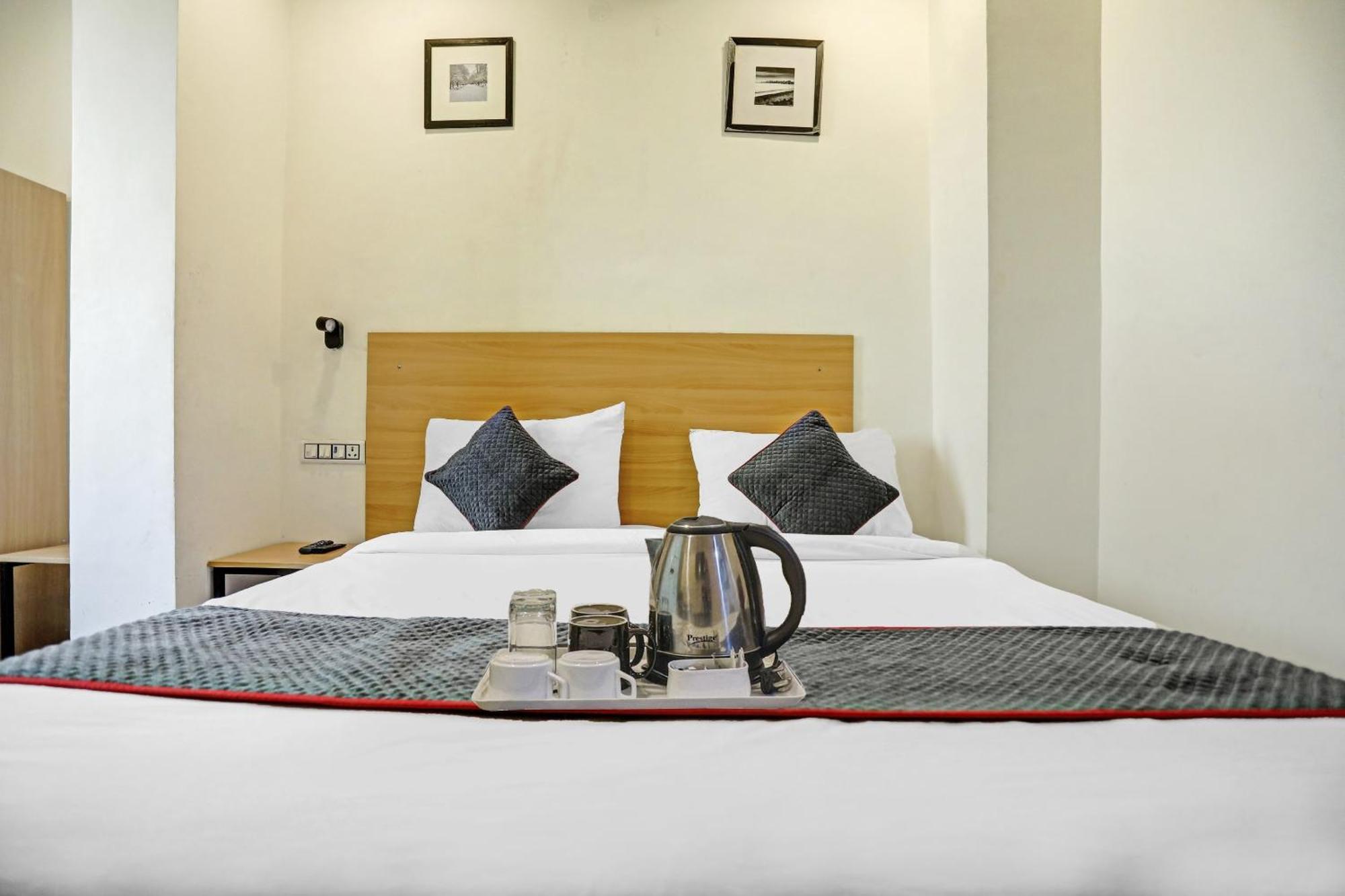 Hotel Super Townhouse Mannat Rohini 16 à Delhi  Extérieur photo