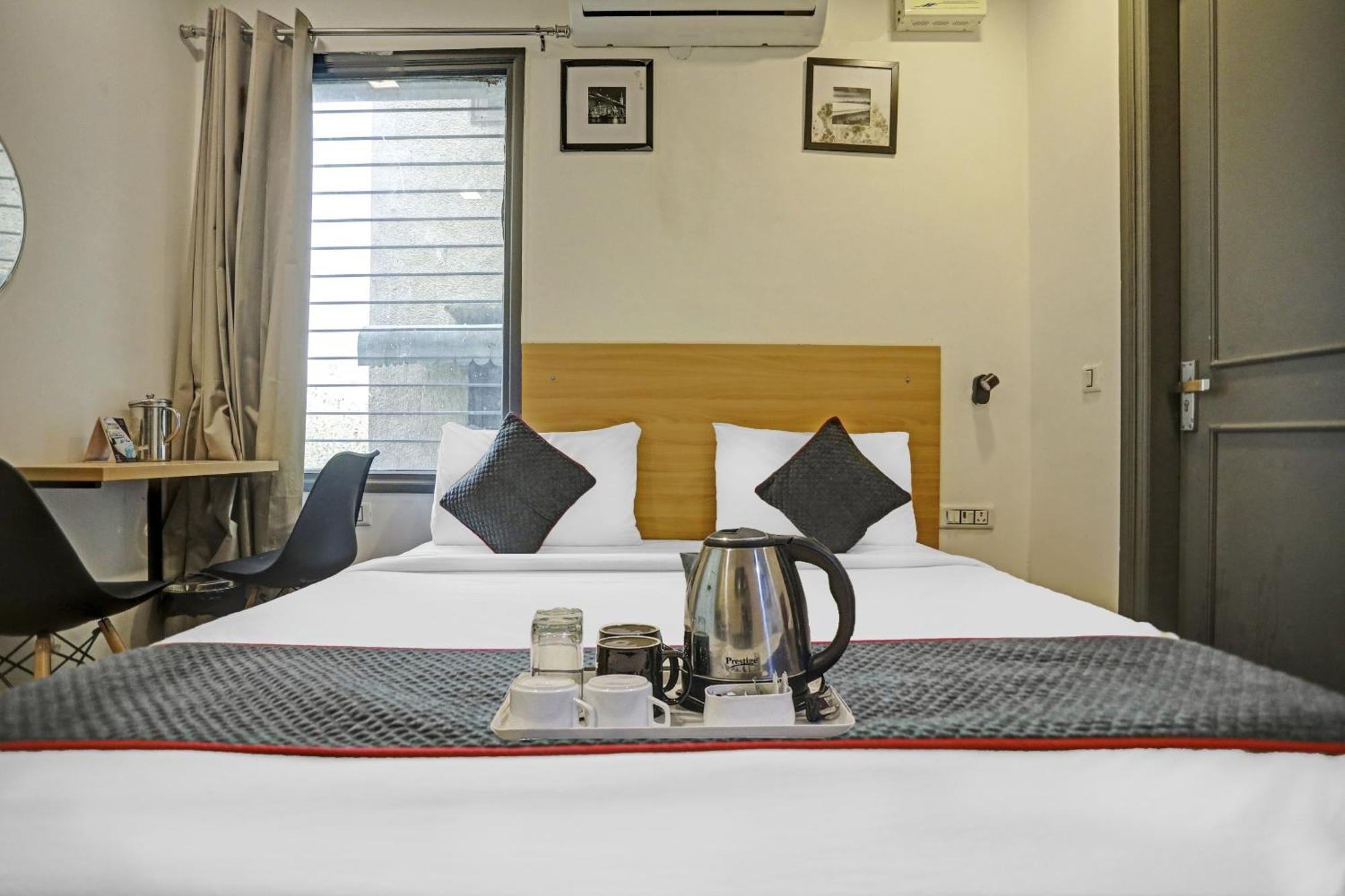 Hotel Super Townhouse Mannat Rohini 16 à Delhi  Extérieur photo