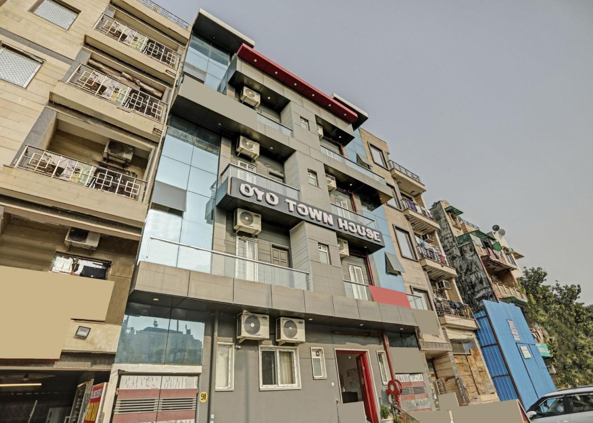 Hotel Super Townhouse Mannat Rohini 16 à Delhi  Extérieur photo