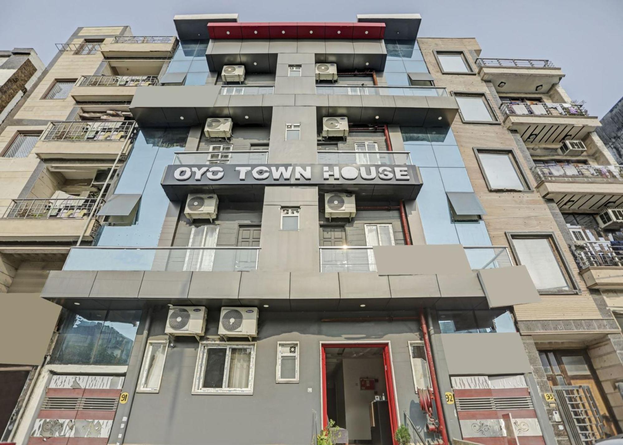 Hotel Super Townhouse Mannat Rohini 16 à Delhi  Extérieur photo